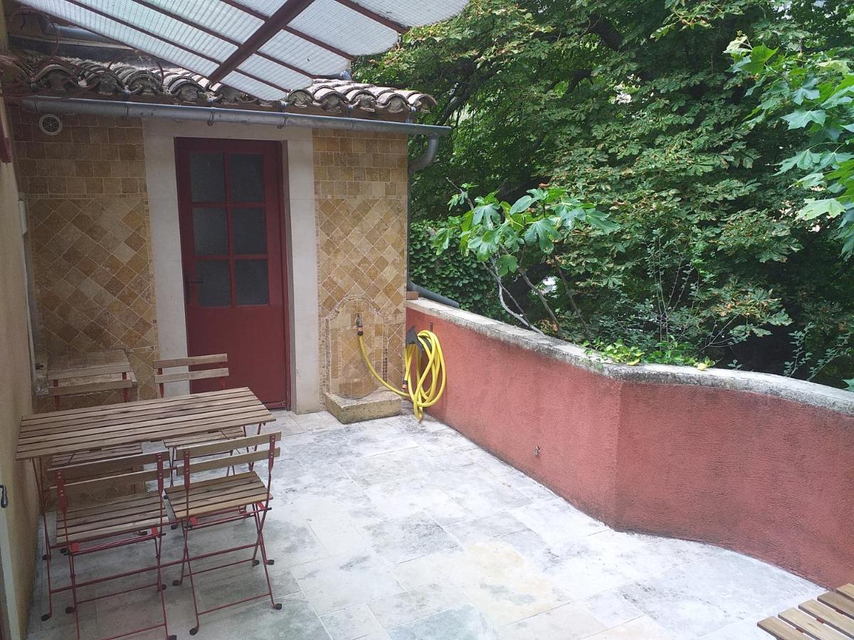 Maison Au Coeur De Fontaine De Vaucluse, Nichee Sur Le Rocher Et Surplombant La Sorgue Екстериор снимка