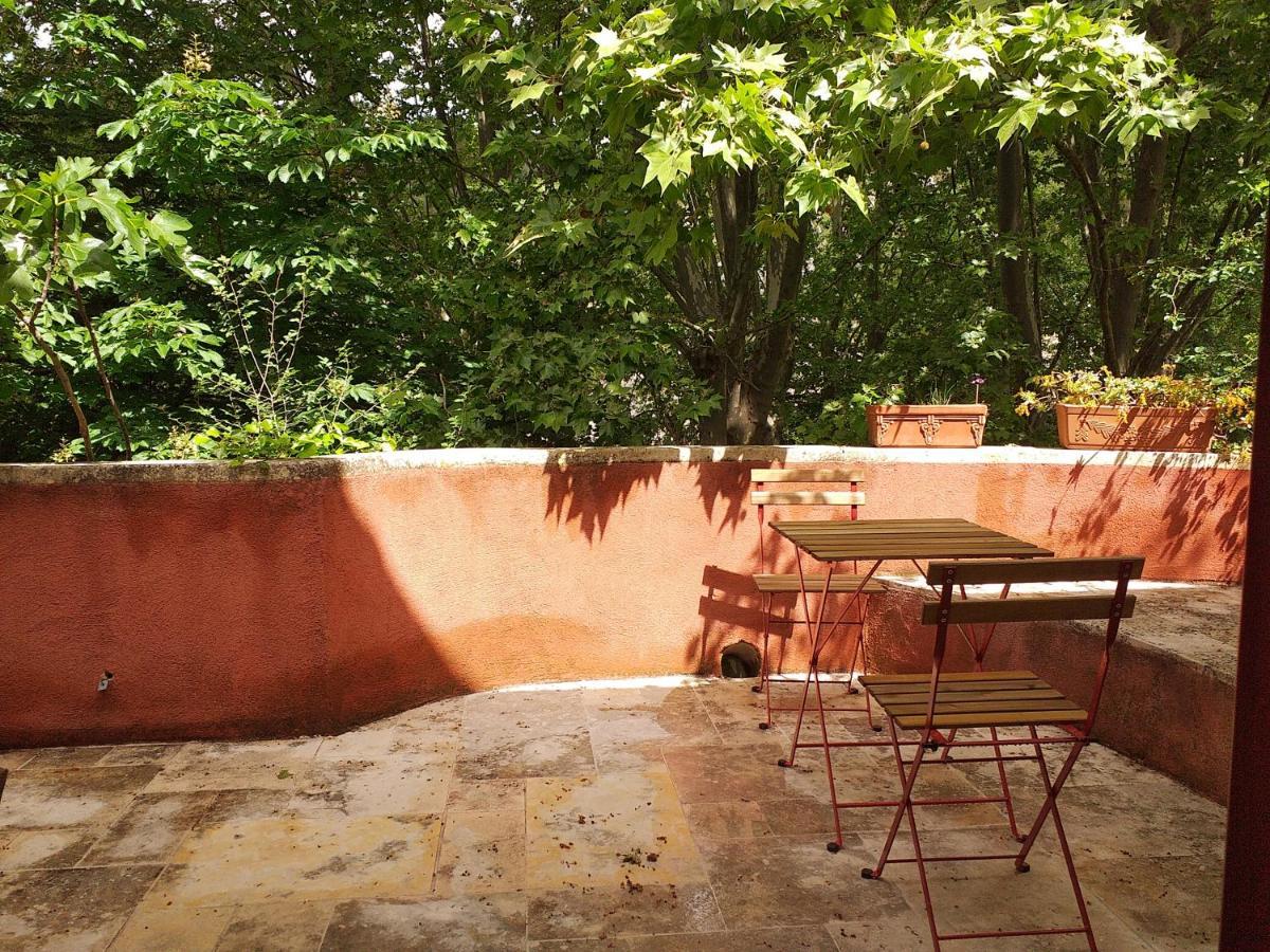 Maison Au Coeur De Fontaine De Vaucluse, Nichee Sur Le Rocher Et Surplombant La Sorgue Екстериор снимка